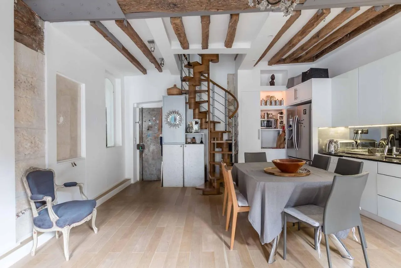 Veeve - Artistic Excellence In The Marais Apartment Paris