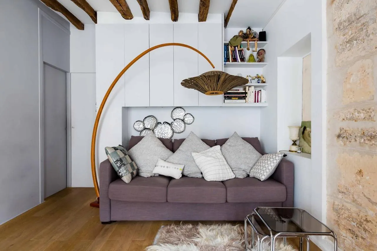 Veeve - Artistic Excellence In The Marais Apartment Paris